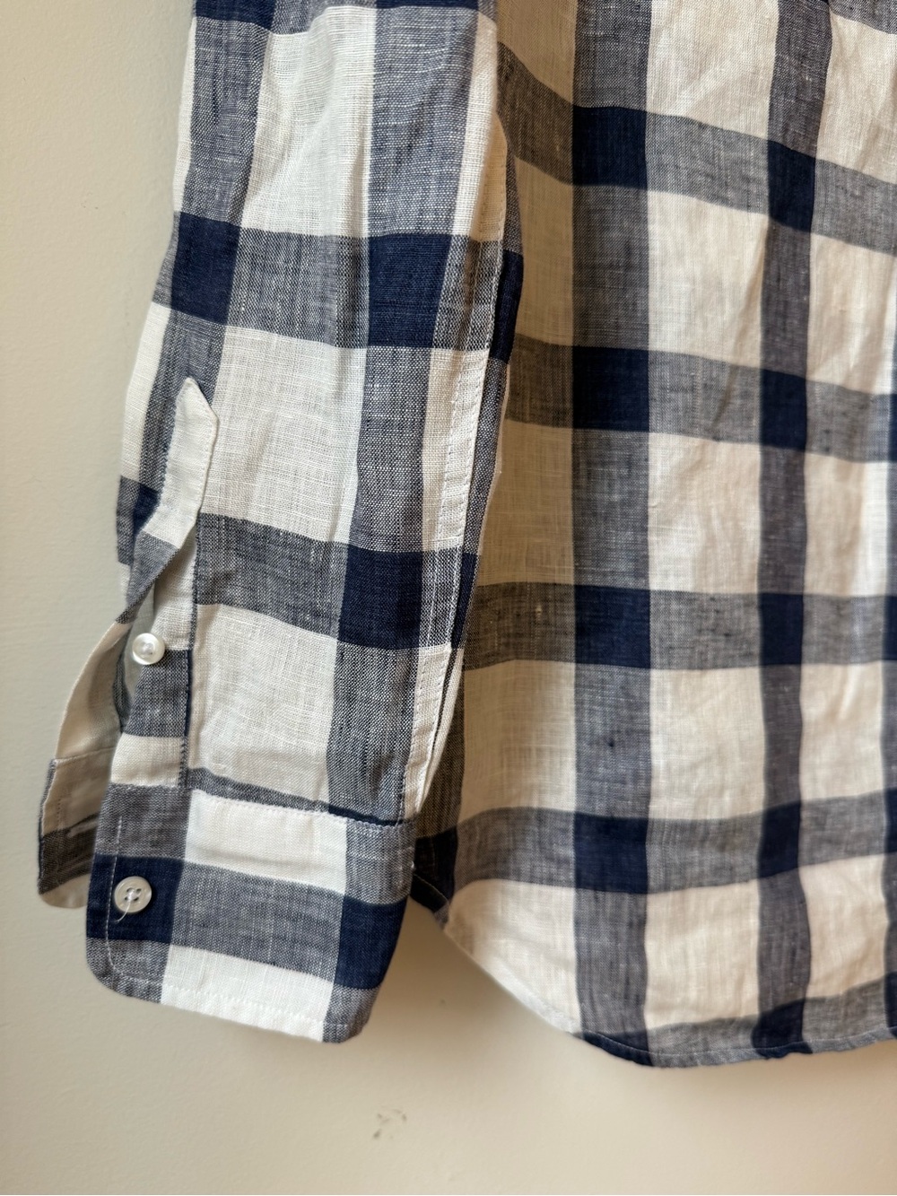 Frank & Eileen 100% Linen navy white plaid button up shirt - Picture 5 of 8